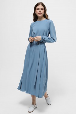 Синя сукня міді з поясом
