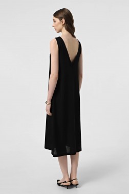 Чорна лляна сукня з вирізом на спині