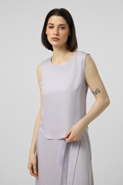 Лавандовий топ з круглим вирізом