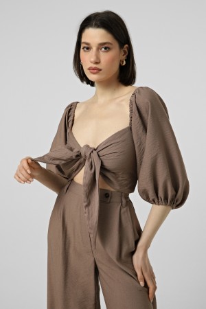 Топ з об'ємними рукавами Какао