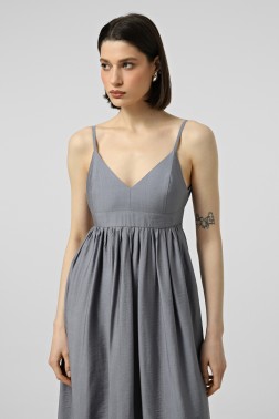  Сіро-блакитна сукня на тонких бретелях 