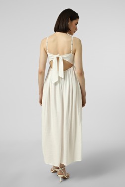 Біла сукня на тонких бретелях