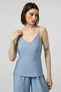 Барвінковий топ на бретелях з віскози 