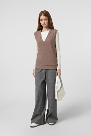 Трикотажний жилет какао 