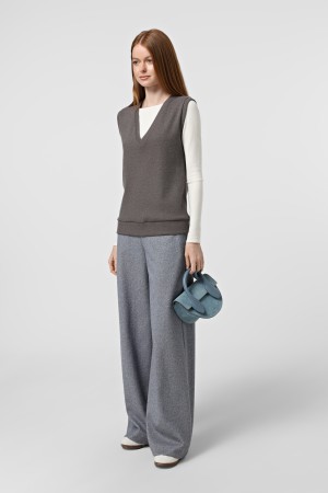 Трикотажний жилет сірий 