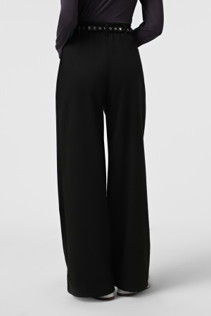 Чорні штани на резинці прямого крою