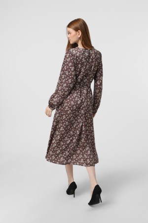 Шоколадна квіткова сукня з поясом