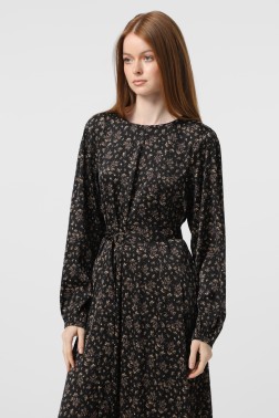 Чорна квіткова сукня з поясом