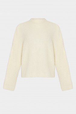 Вершковий светр вільного крою 