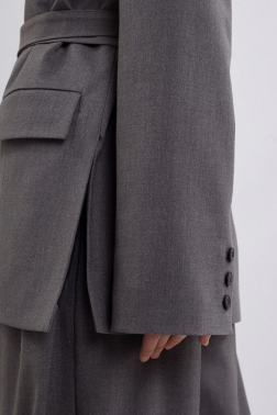 Сірий жакет з поясом з костюмної тканини з вовною 
